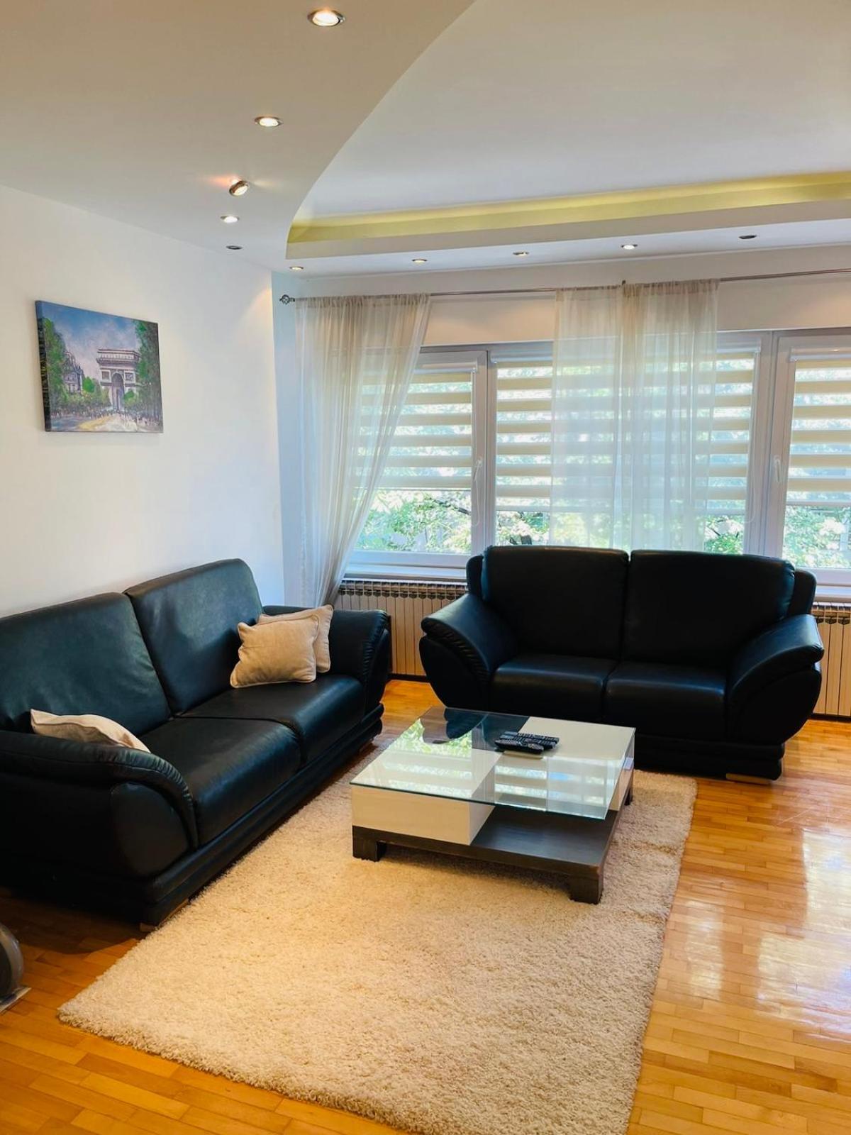 Urban Stay Скопье Экстерьер фото